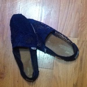 Lace TOMS